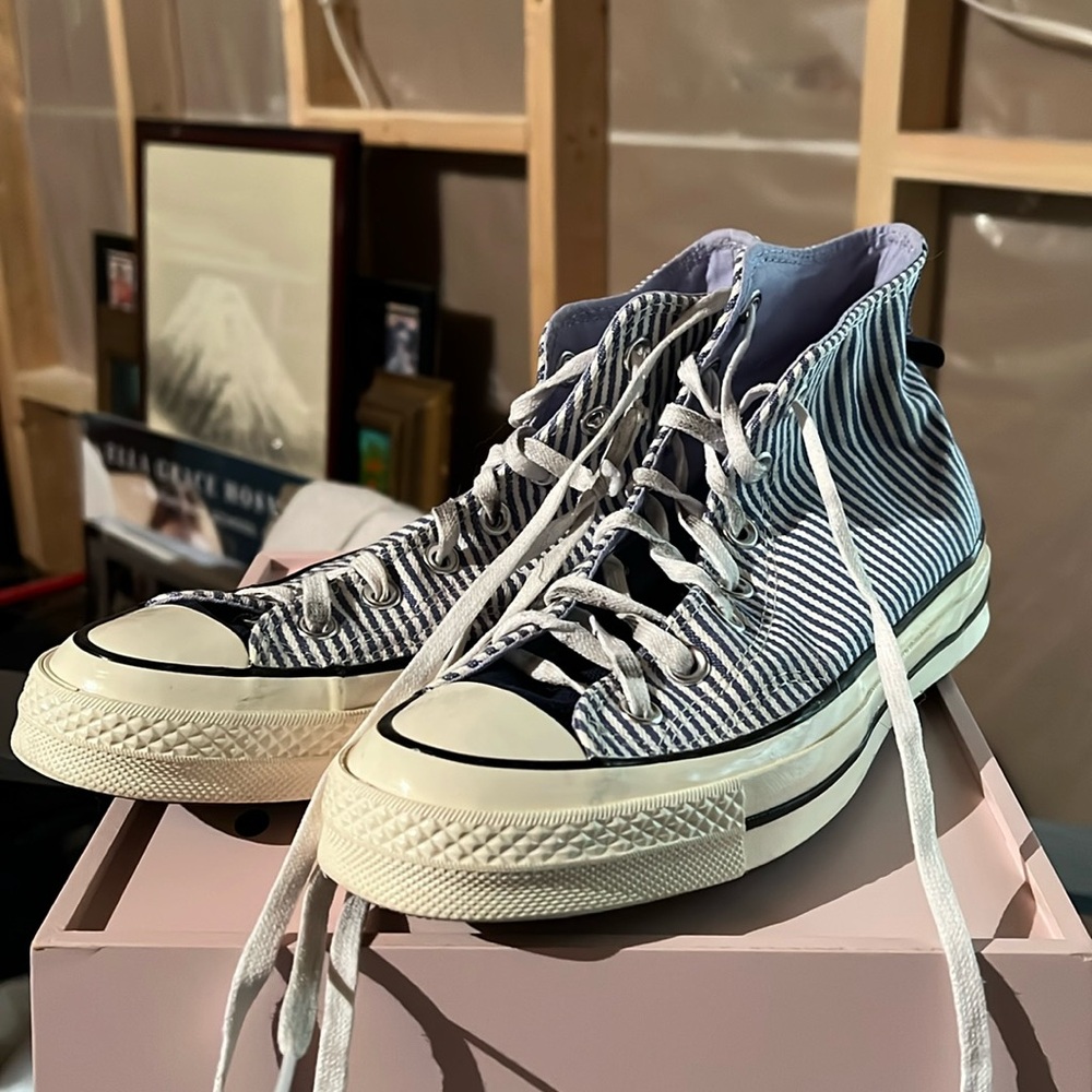 Converse Men’s 6 High Tops - GUC - blue and white stripe